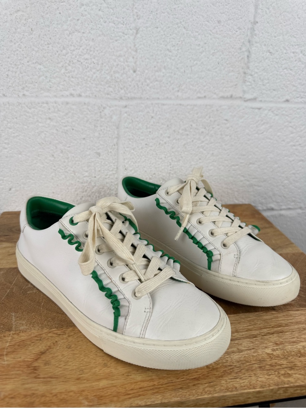 Tory Sport Ruffle Sneakers Snow White Vineyard Green Leather Size 8M
